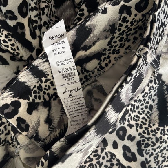 Reyon Women's Trousers with Belt - Picture 8 of 8